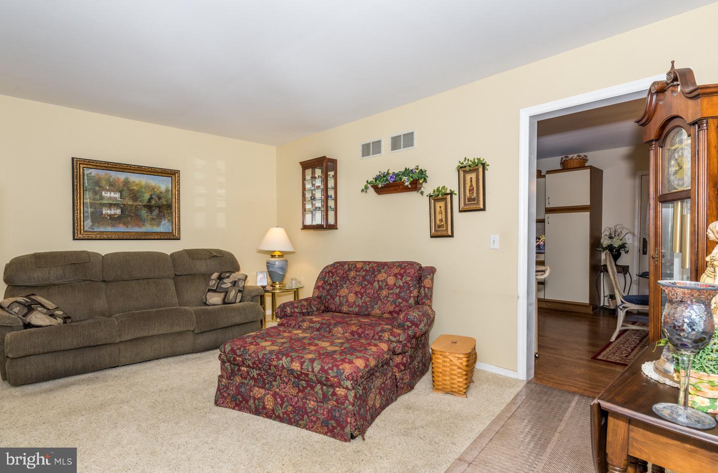 1920 Wilderness Road Lancaster, PA 17603 - Photo 3 of 27 Living Room
