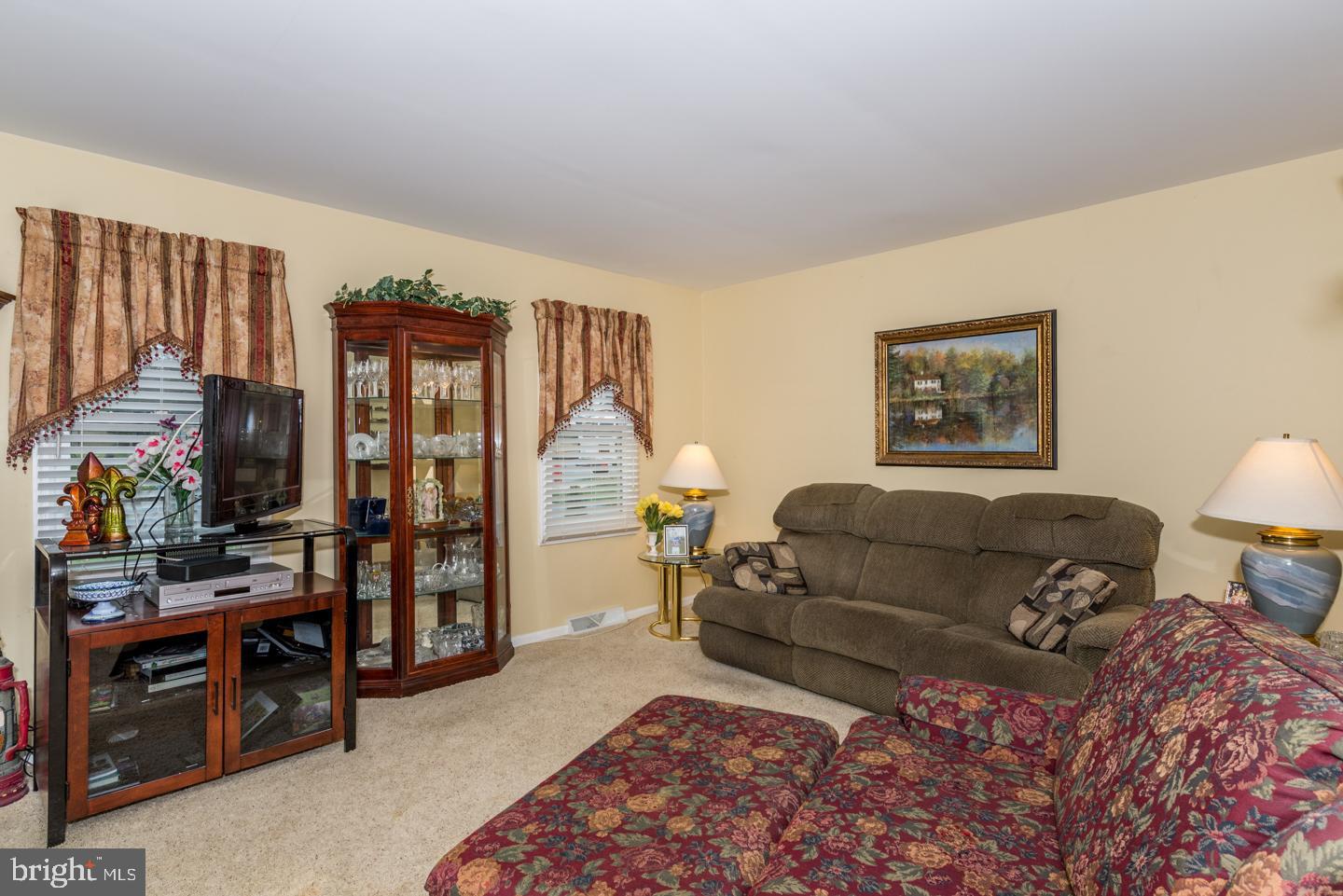 1920 Wilderness Road Lancaster, PA 17603 - Photo 5 of 27 Living Room