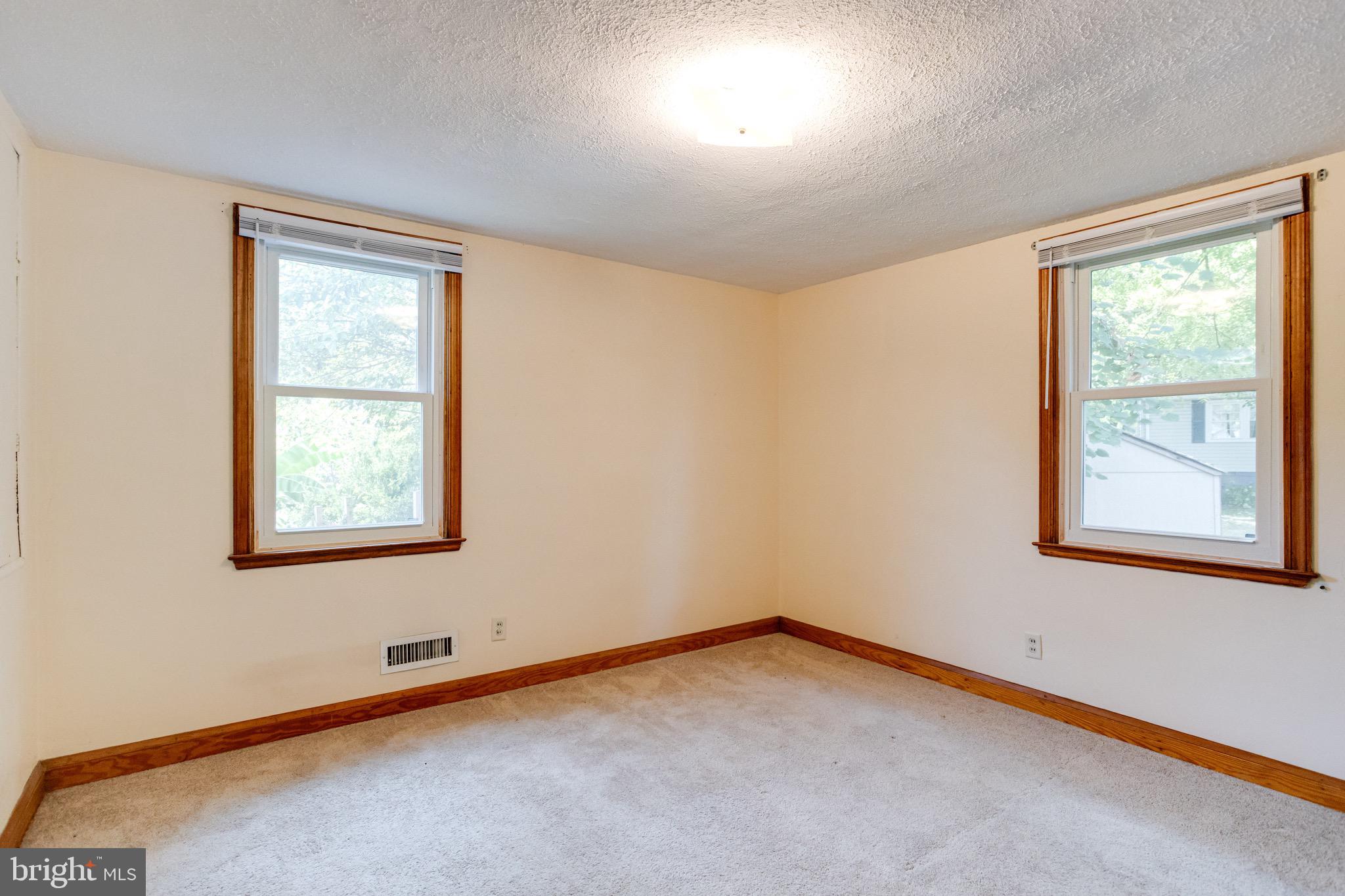 905 Regester Avenue Baltimore, MD 21239 - Photo 17 of 43