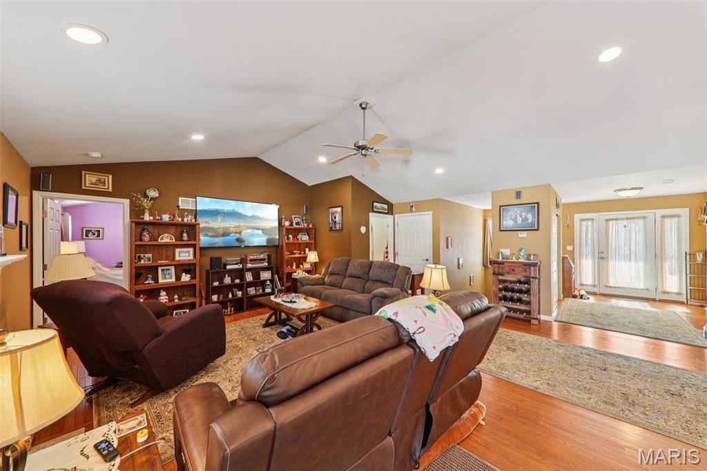 9953 President Court Breese, IL 62230 - Photo 13 of 70