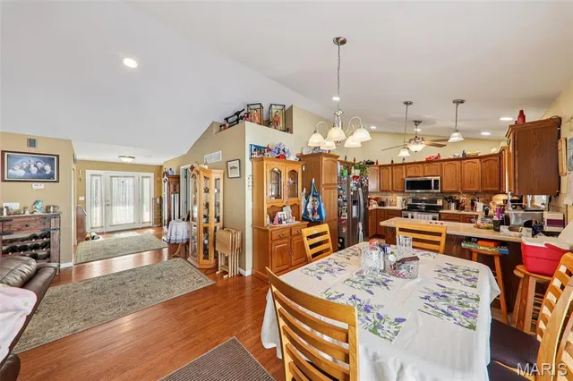 $390,000 | 9953 President Court, Breese, IL 62230