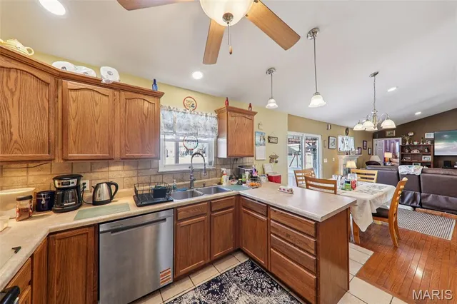 $390,000 | 9953 President Court, Breese, IL 62230