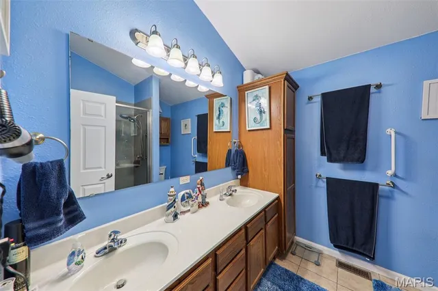 $390,000 | 9953 President Court, Breese, IL 62230