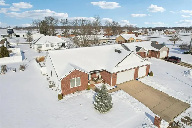 $390,000 | 9953 President Court, Breese, IL 62230