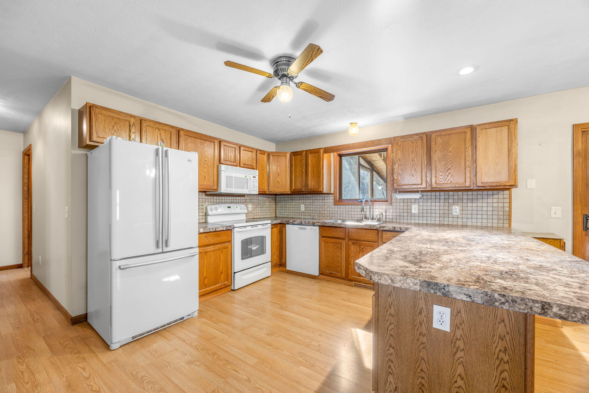 16393 Tamarack Road Howard City, MI 49329 - Photo 11 of 53 11-web-or-mls-3Y2A3902-Edit