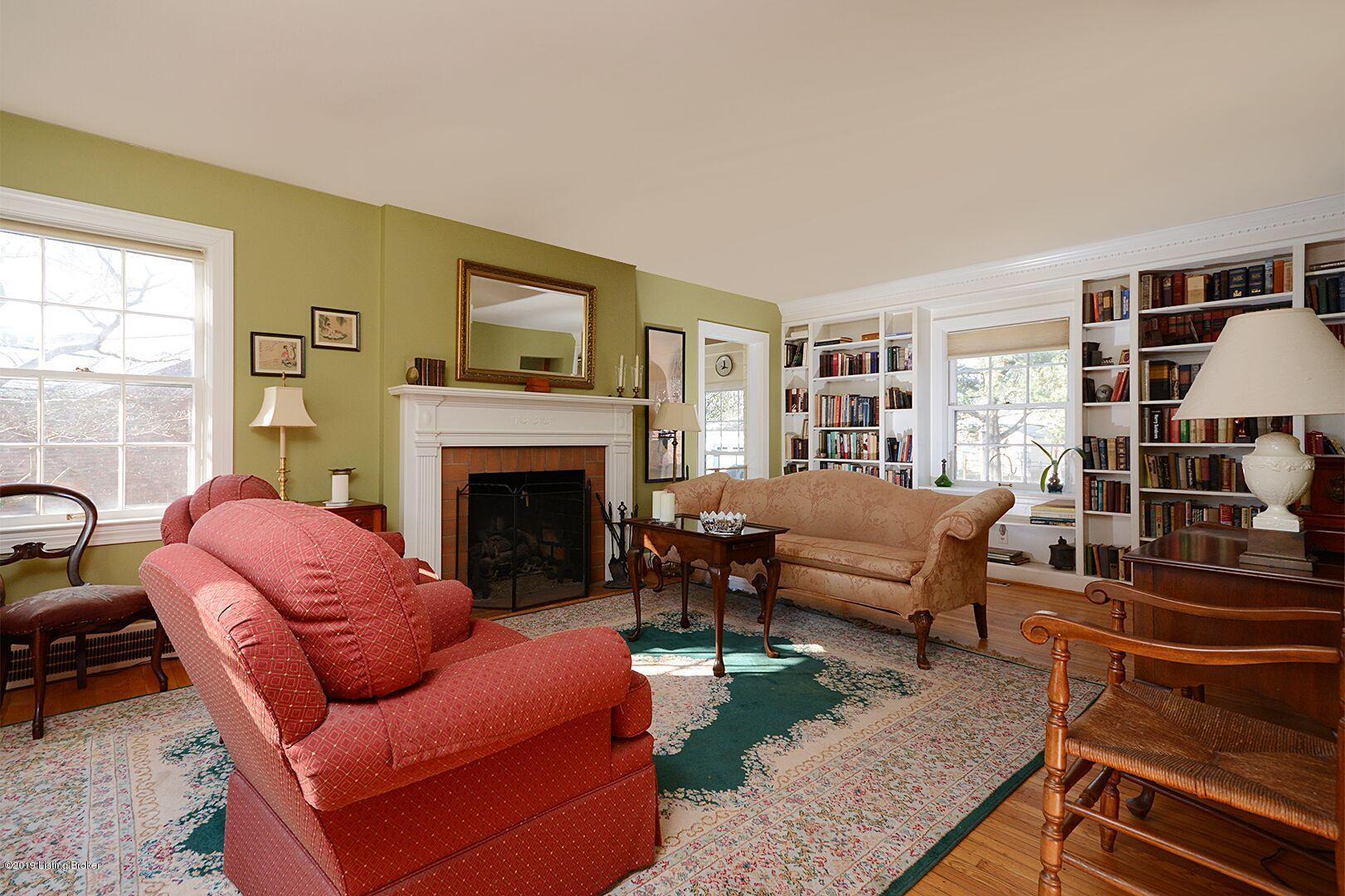 200 Tyne Road Louisville, KY 40207 - Photo 29 of 32 LIVING ROOM