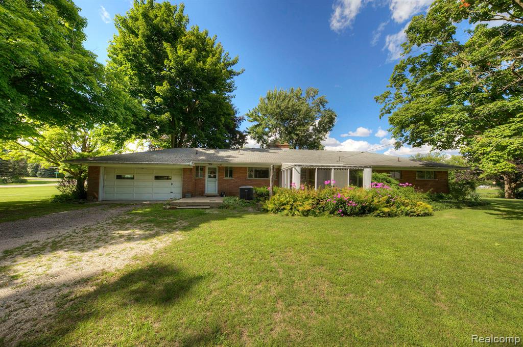 48707 Eight Mile Road Northville, MI 48167 - Photo 33 of 54