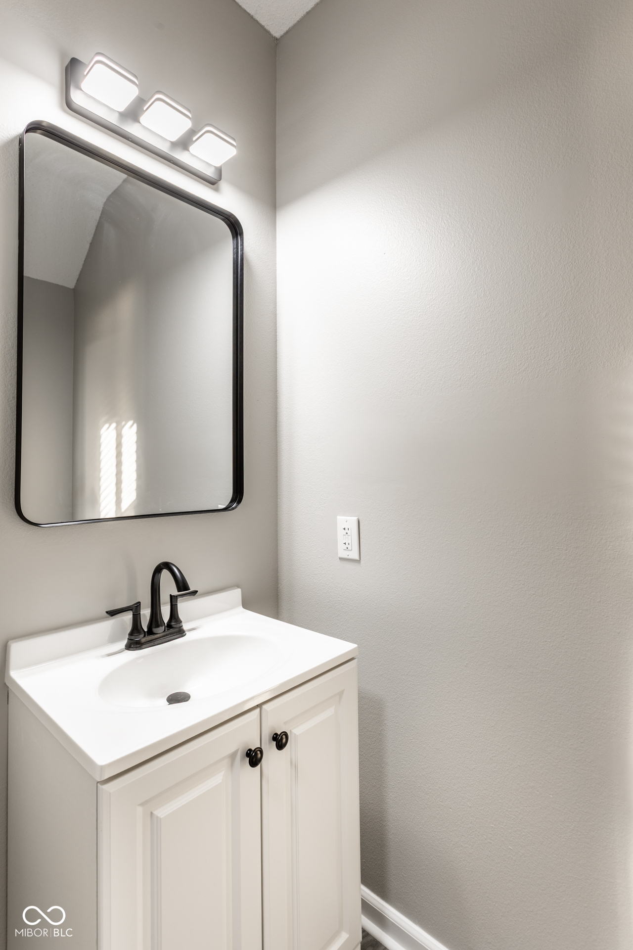 8006 Ithaca Way Indianapolis, IN 46239 - Photo 12 of 23