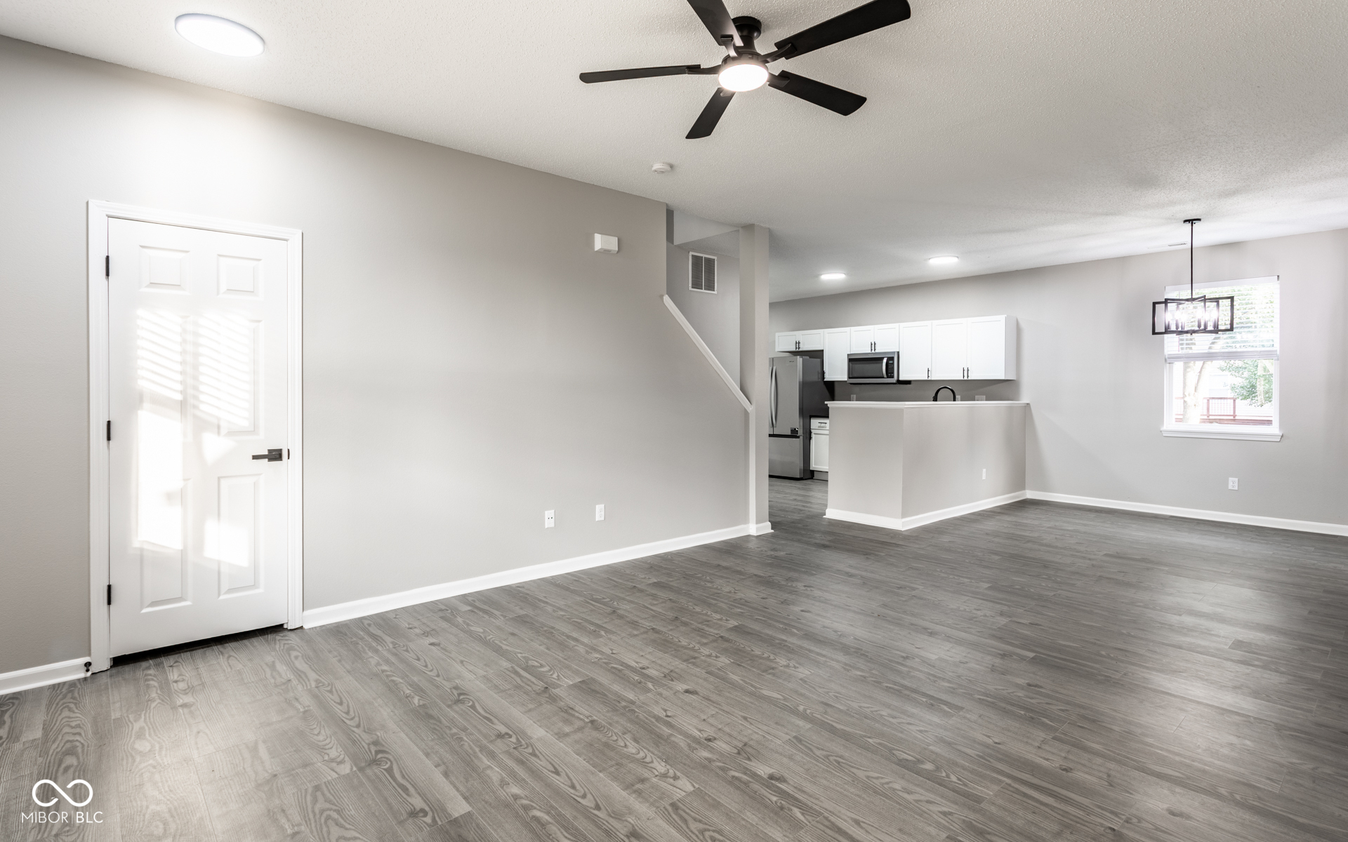 8006 Ithaca Way Indianapolis, IN 46239 - Photo 2 of 23