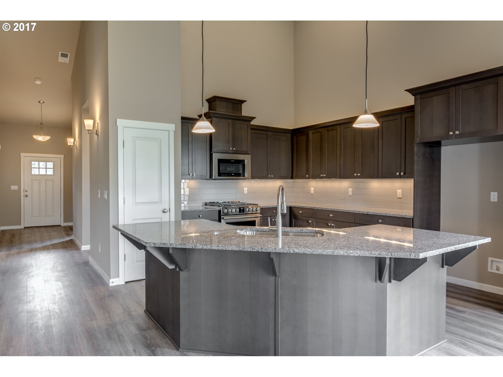 3207 Southeast Riesling Road Milwaukie, OR 97267 - Photo 10 of 30 Gallery Image 10