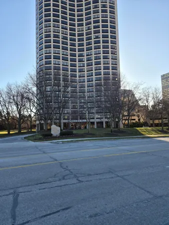 $1,500 | 5000 South Civic Center Drive West, Unit STE #1302, Southfield, MI 48076