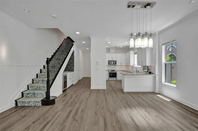 $989,999 | 1115 Northeast 14th Avenue, Fort Lauderdale, FL 33304