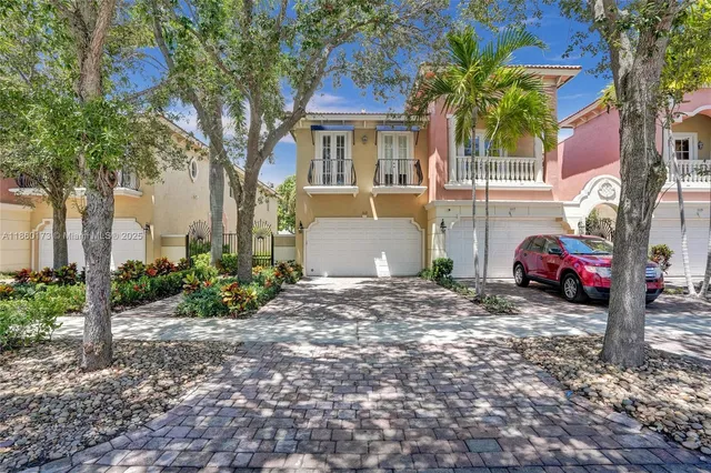 $989,999 | 1115 Northeast 14th Avenue, Fort Lauderdale, FL 33304