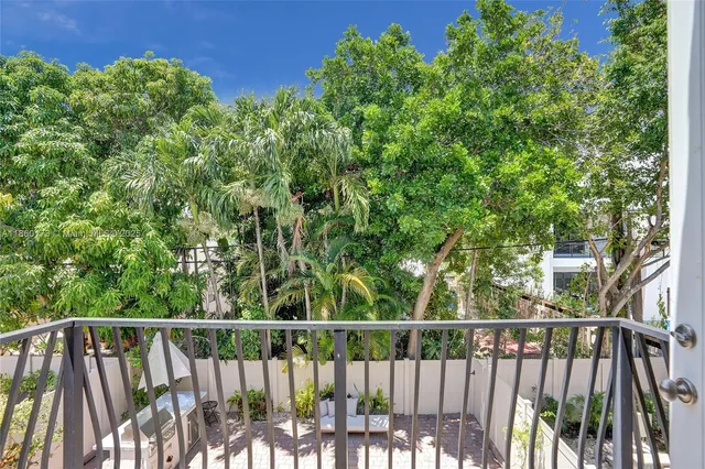 $989,999 | 1115 Northeast 14th Avenue, Fort Lauderdale, FL 33304
