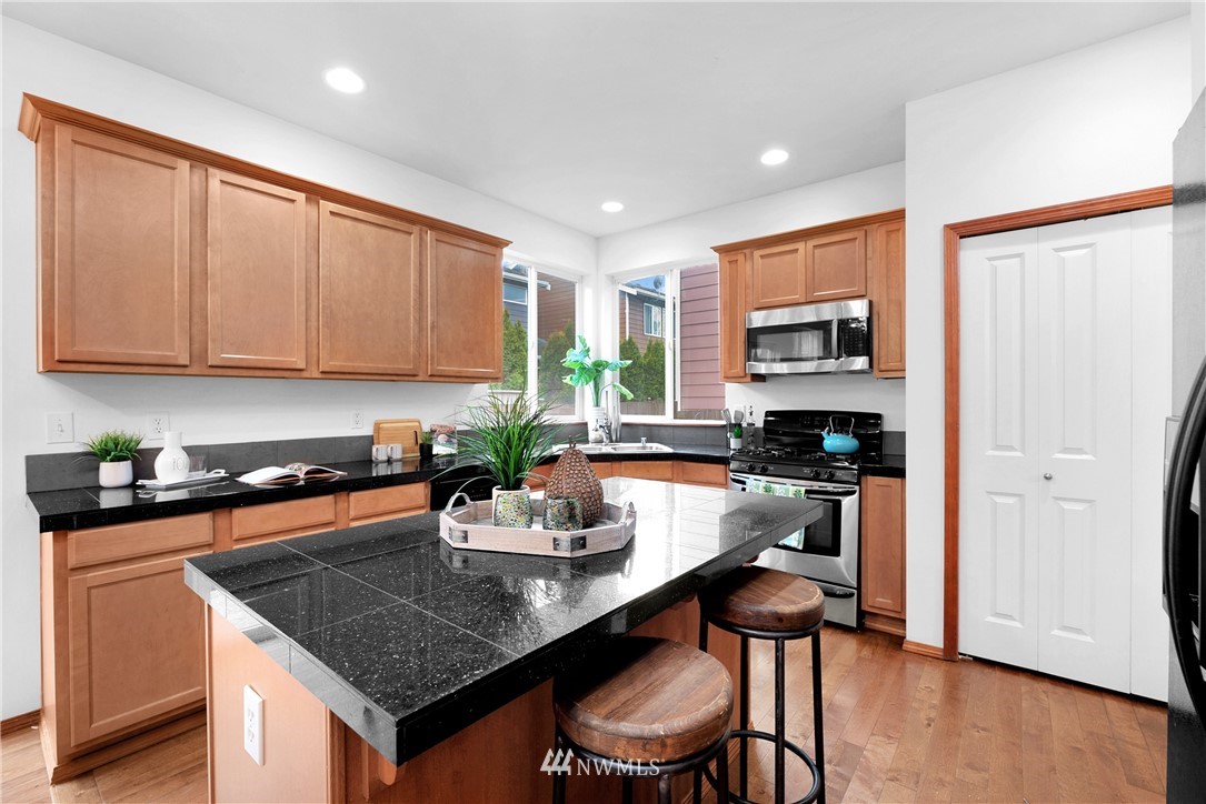 122 195th Place Southwest Bothell, WA 98012 - Photo 10 of 29