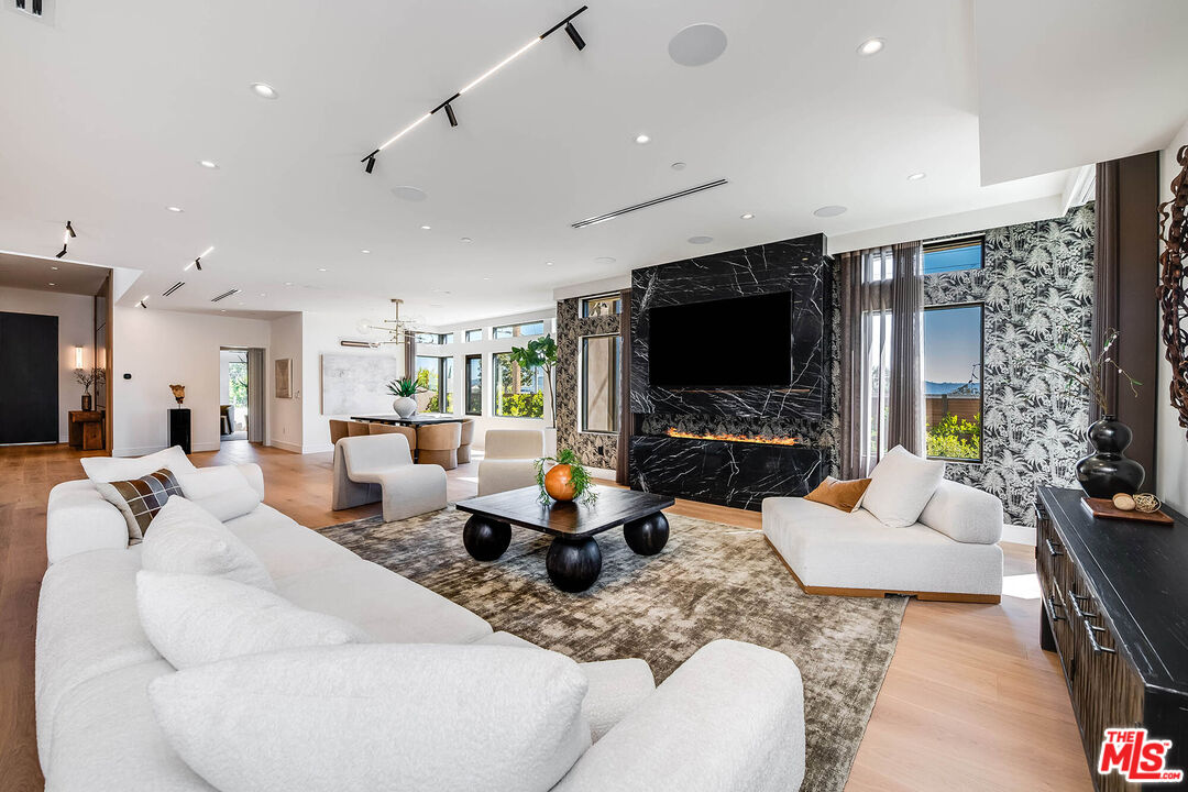 1000 North Kenneth Road Burbank, CA 91504 - Photo 13 of 68