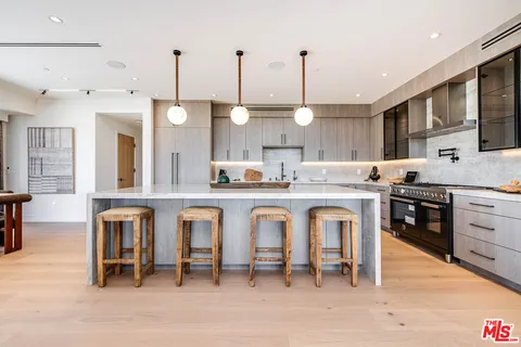$4,495,000 | 1000 North Kenneth Road, Burbank, CA 91504