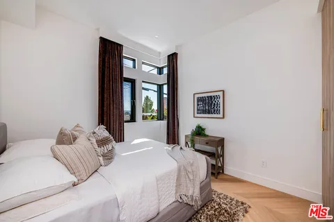 $4,495,000 | 1000 North Kenneth Road, Burbank, CA 91504