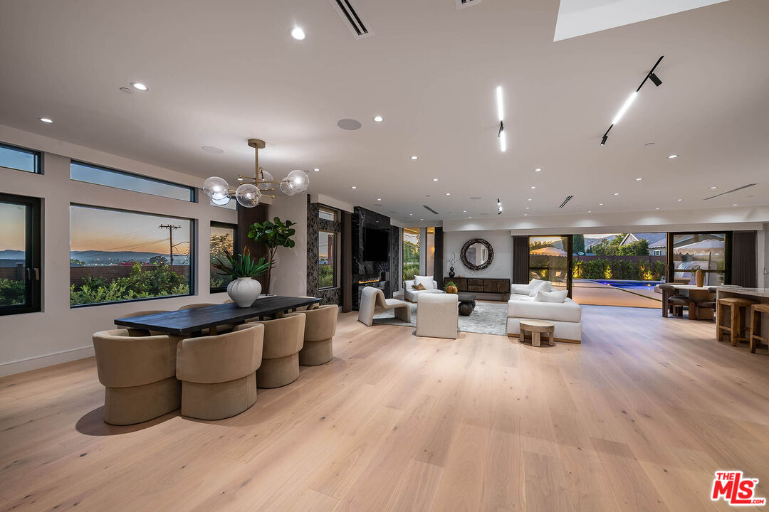 1000 North Kenneth Road Burbank, CA 91504 - Photo 59 of 68