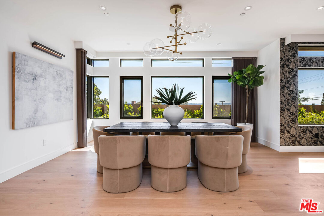 1000 North Kenneth Road Burbank, CA 91504 - Photo 9 of 68