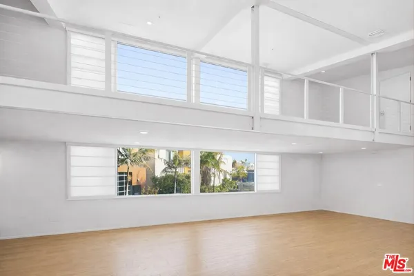 $14,985 | 2100 Abbot Kinney Boulevard, Unit 7, Venice, CA 90291