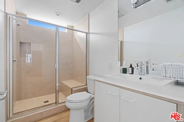 $14,985 | 2100 Abbot Kinney Boulevard, Unit 7, Venice, CA 90291