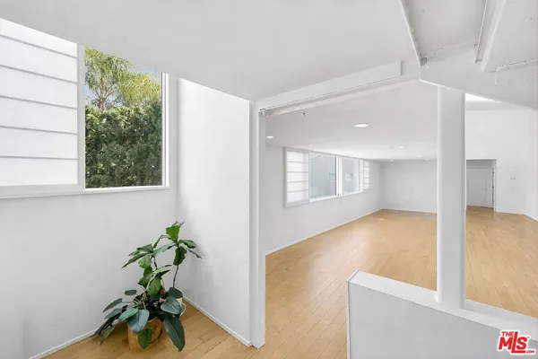 $14,985 | 2100 Abbot Kinney Boulevard, Unit 7, Venice, CA 90291