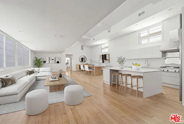 $14,985 | 2100 Abbot Kinney Boulevard, Unit 7, Venice, CA 90291