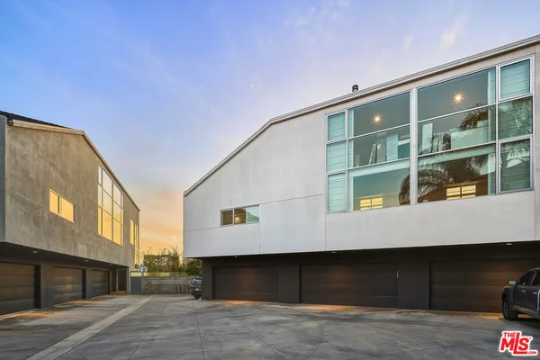 $14,985 | 2100 Abbot Kinney Boulevard, Unit 7, Venice, CA 90291