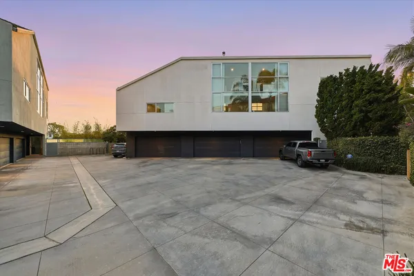 $14,985 | 2100 Abbot Kinney Boulevard, Unit 7, Venice, CA 90291