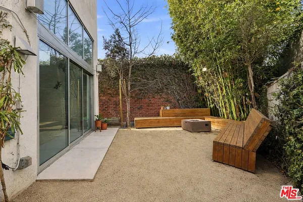 $14,985 | 2100 Abbot Kinney Boulevard, Unit 7, Venice, CA 90291