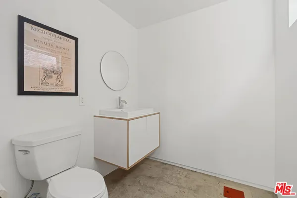 $14,985 | 2100 Abbot Kinney Boulevard, Unit 7, Venice, CA 90291
