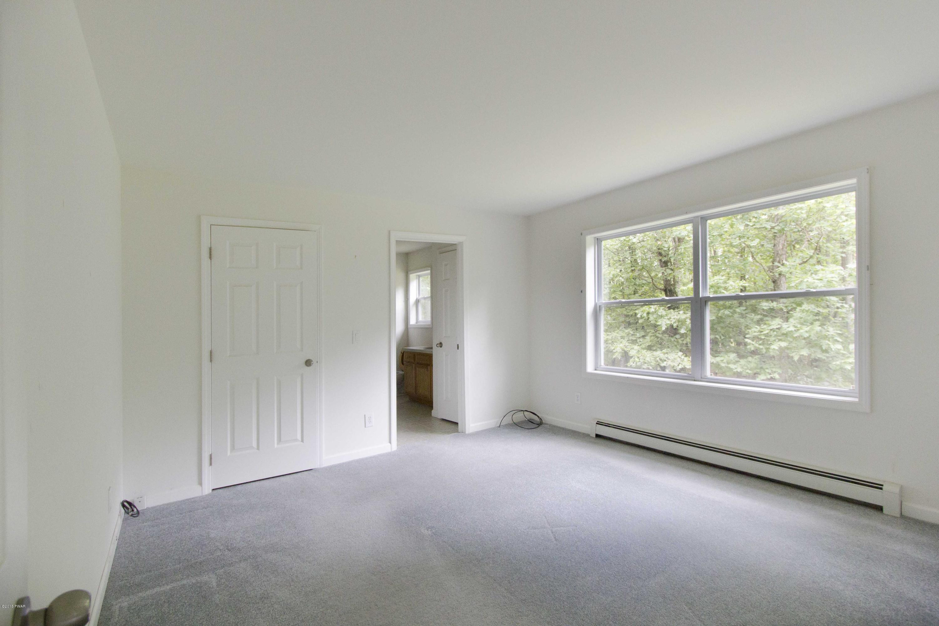 134 Ledgecrest Road Hawley, PA 18428 - Photo 8 of 17