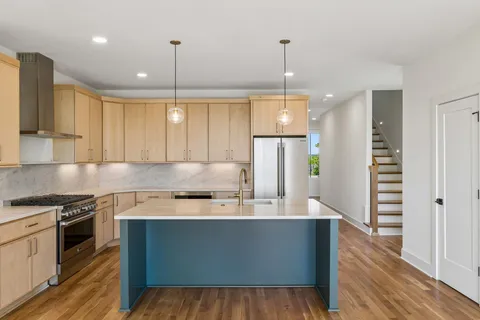$899,000 | 2160 Summitt Avenue, Nashville, TN 37218