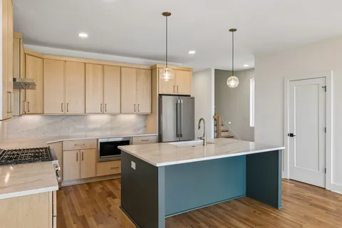 $899,000 | 2160 Summitt Avenue, Nashville, TN 37218