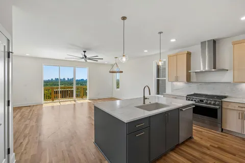 $899,000 | 2160 Summitt Avenue, Nashville, TN 37218