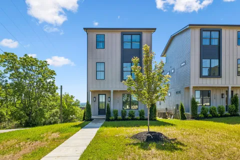 $899,000 | 2160 Summitt Avenue, Nashville, TN 37218