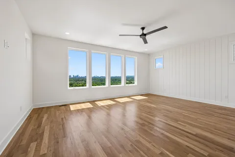 $899,000 | 2160 Summitt Avenue, Nashville, TN 37218