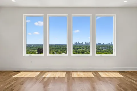 $899,000 | 2160 Summitt Avenue, Nashville, TN 37218