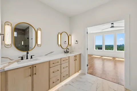 $899,000 | 2160 Summitt Avenue, Nashville, TN 37218