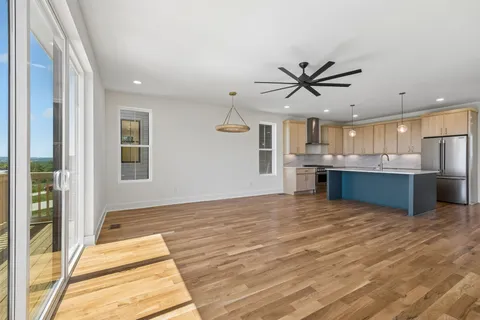 $899,000 | 2160 Summitt Avenue, Nashville, TN 37218