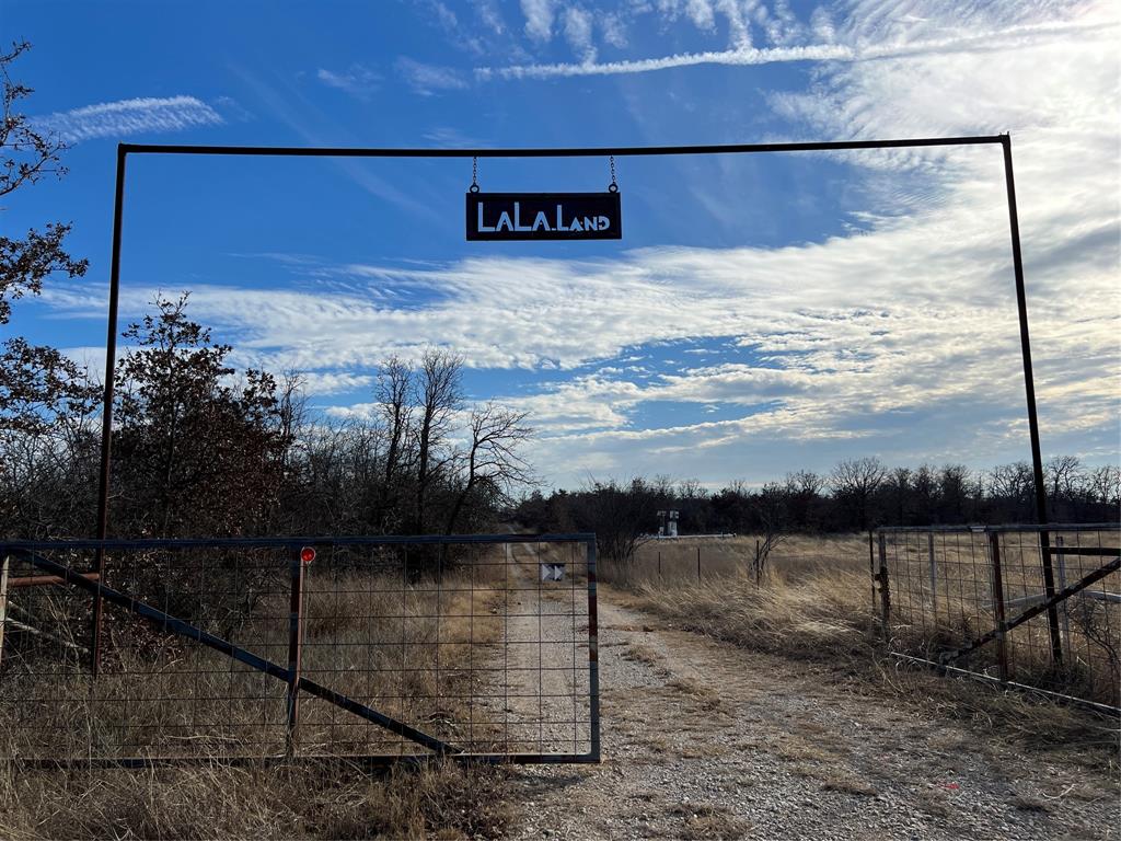 1921 Salt Creek Road Jacksboro, TX 76458 - Photo 31 of 31 a view of a terrace