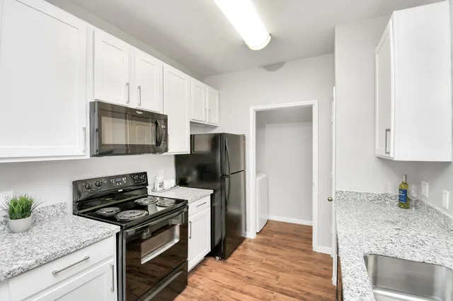 $1,149 | 6777 Sommerall Drive, Unit 716, Houston, TX 77084