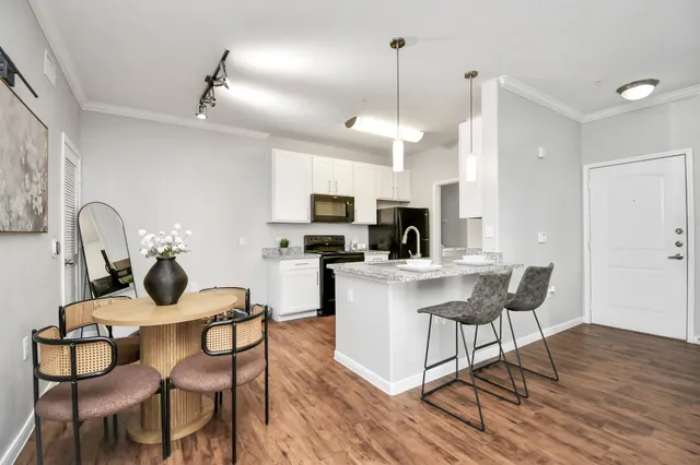 $1,149 | 6777 Sommerall Drive, Unit 716, Houston, TX 77084