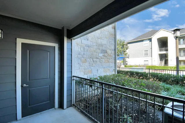 $1,149 | 6777 Sommerall Drive, Unit 716, Houston, TX 77084