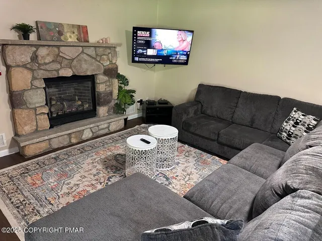 $2,800 | 201 Victory Lane, Long Pond, PA 18334