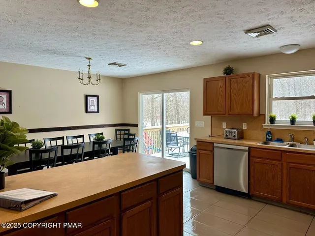 $2,800 | 201 Victory Lane, Long Pond, PA 18334