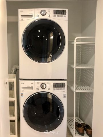 $355,000 | 12510 109th Court Northeast, Unit E304, Kirkland, WA 98034