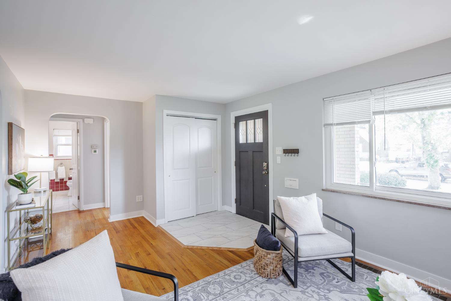 3611 Neiheisel Avenue Cincinnati, OH 45248 - Photo 4 of 26