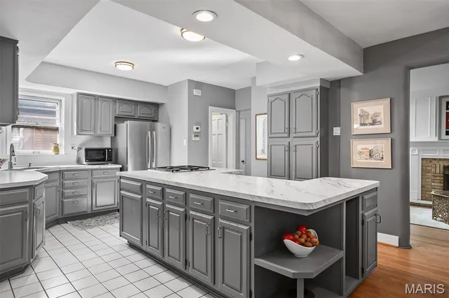 $629,900 | 7484 Stratford Avenue, St. Louis, MO 63130